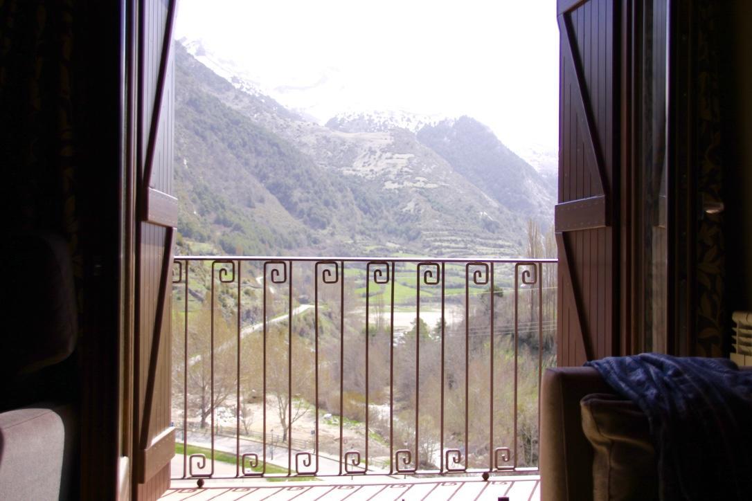 Sallent de Gállego Apartahotel Tres Quinones المظهر الخارجي الصورة