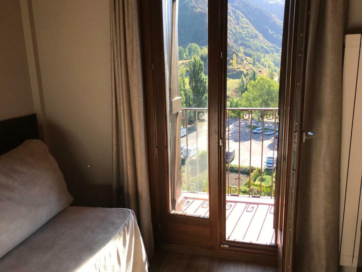 Sallent de Gállego Apartahotel Tres Quinones المظهر الخارجي الصورة